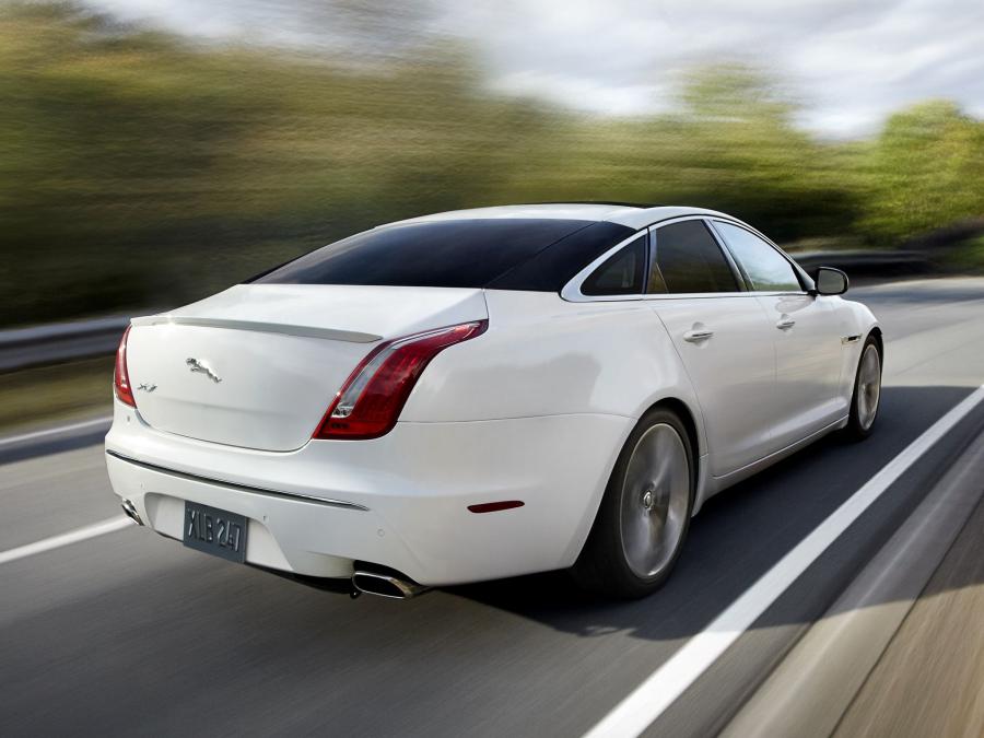  Jaguar XJ Sport Pack 2011 года  (фото 2 из 8)